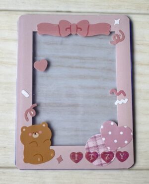 ピンクのデコレーションシールセットで実際に硬質ケースをデコレーションしてみたもの