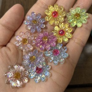 キラキラお花のレジンパーツ